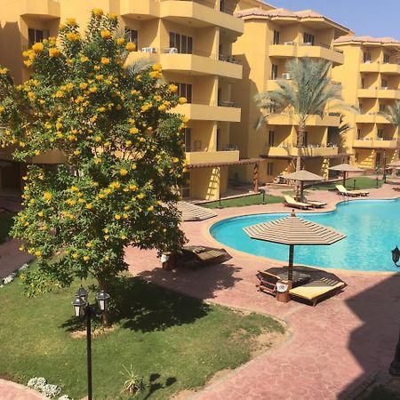 Pool View Apartment At British Resort - Unit 02 Hurghada Exteriör bild