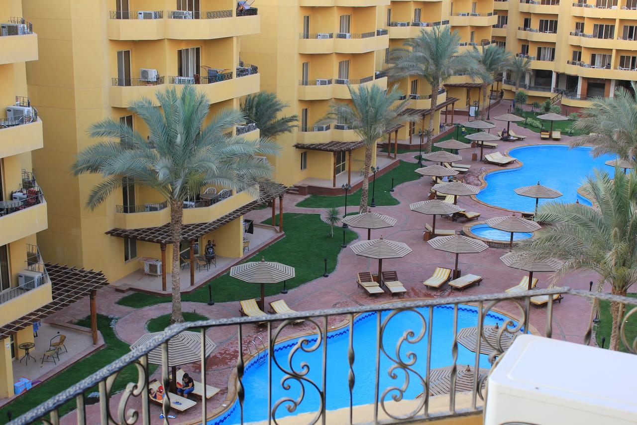 Pool View Apartment At British Resort - Unit 02 Hurghada Exteriör bild
