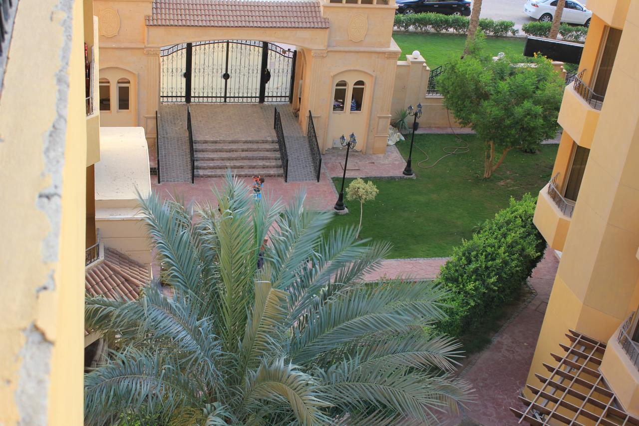 Pool View Apartment At British Resort - Unit 02 Hurghada Exteriör bild